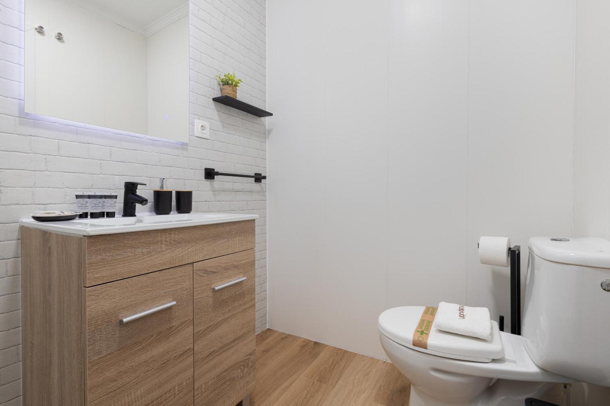 شقة C21 Trendy 2 Bdr & Parking Downtown مالقة المظهر الخارجي الصورة